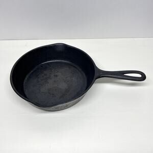 Classic Cast Iron Double Spout Skillet 7"